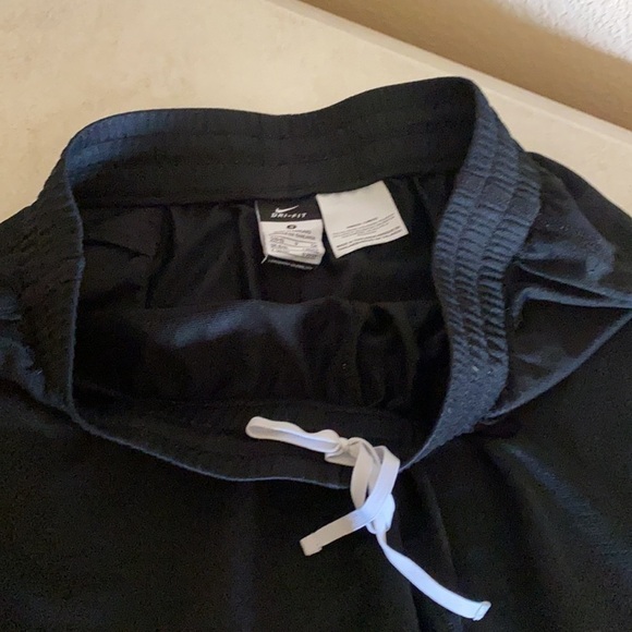 Nike Dri-Fit Athletic Shorts Black White Trim Shorts Size … - Picture 4 of 8